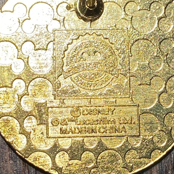 Disney Park Star Wars Green Rebel Alliance Emblem 2015 gold Circle Trading pin - Picture 4 of 4